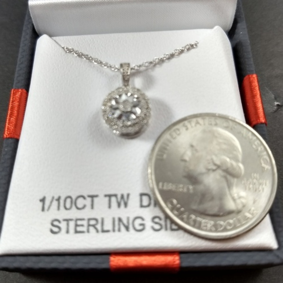 Diamond 1/10CT TW Diamond Sterling Pendant NIB - Picture 4 of 4